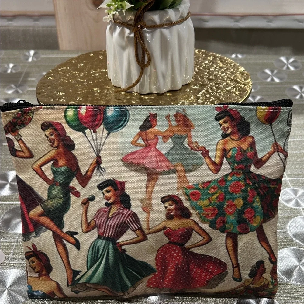Vintage Style Cosmetic Bag with Retro Print